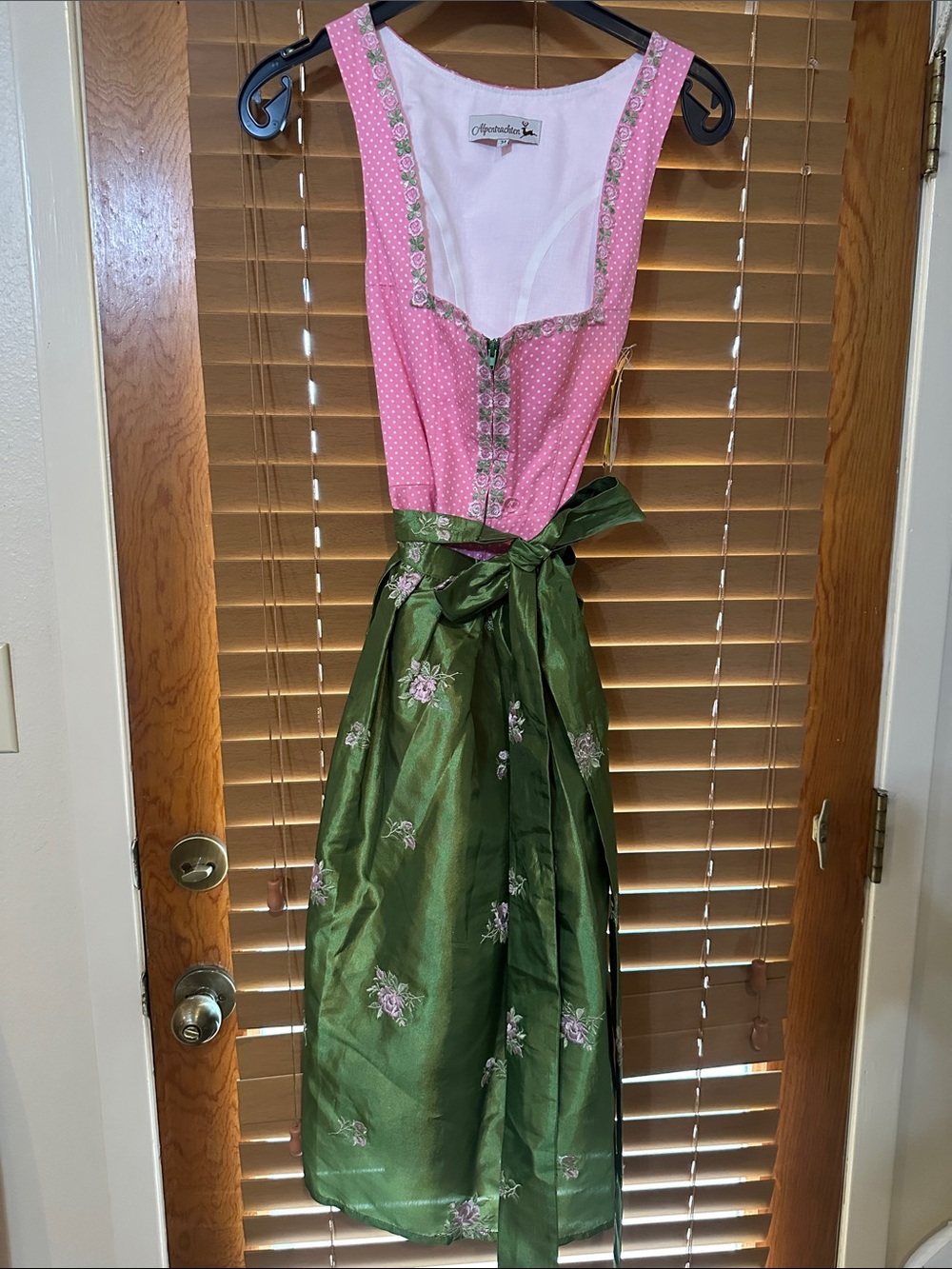 NWT pink polka dot midi dirndl with embroidered green taffeta apron. - Picture 5 of 10